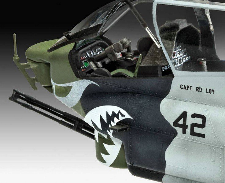 04943 Боевой вертолет AH-1W SuperCobra Revell