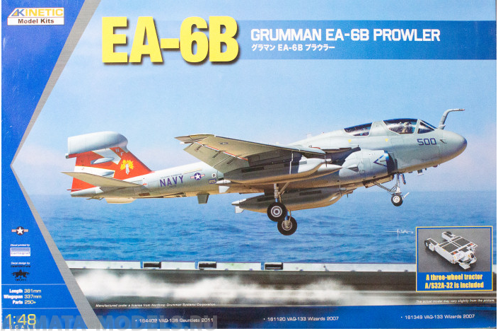 K48044 EA-6B Prowler (New Wings) with a three-wheel tractor Kinetic