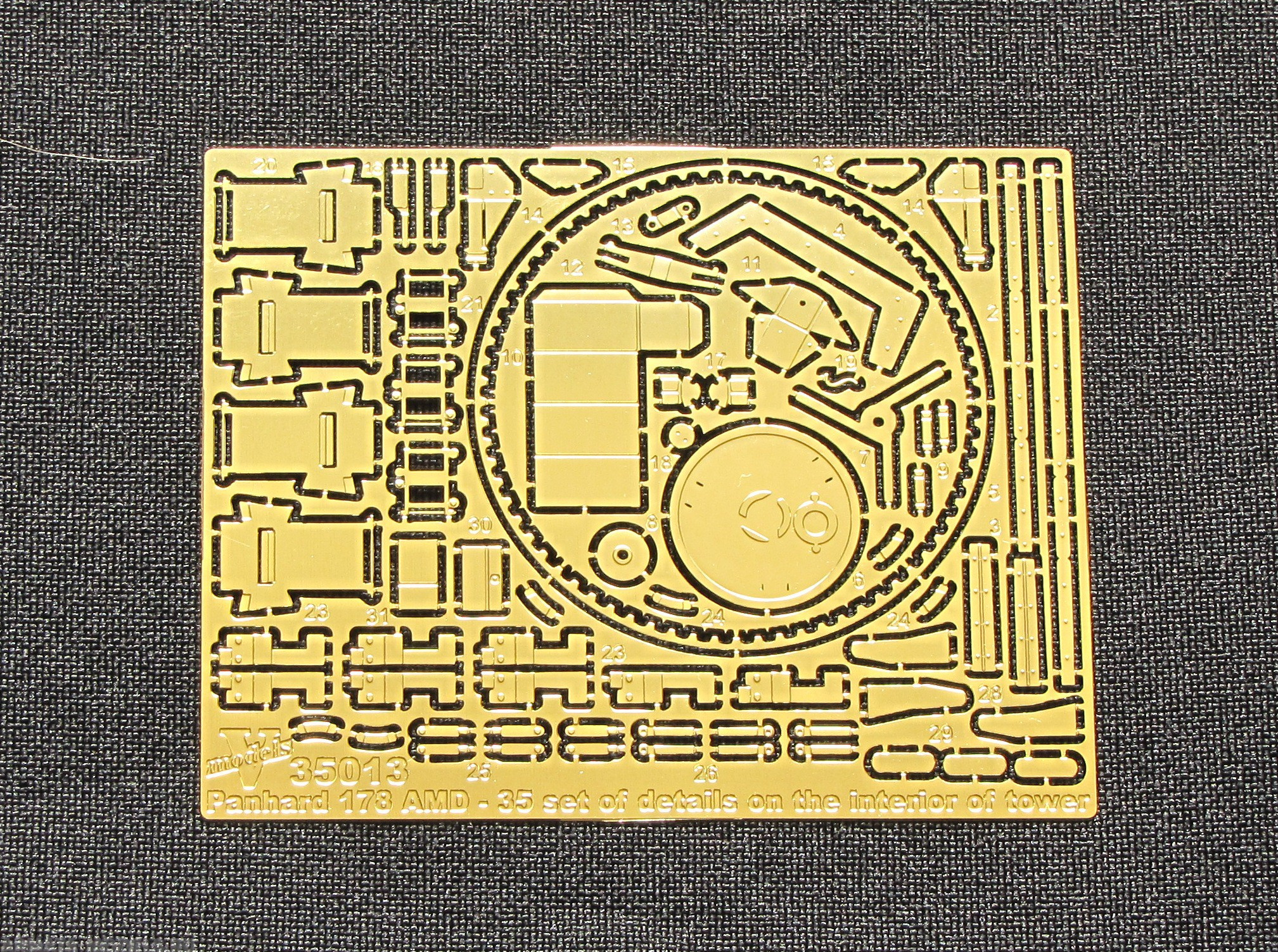 35013VM Фототравление Panhard (interior earli seies tower)