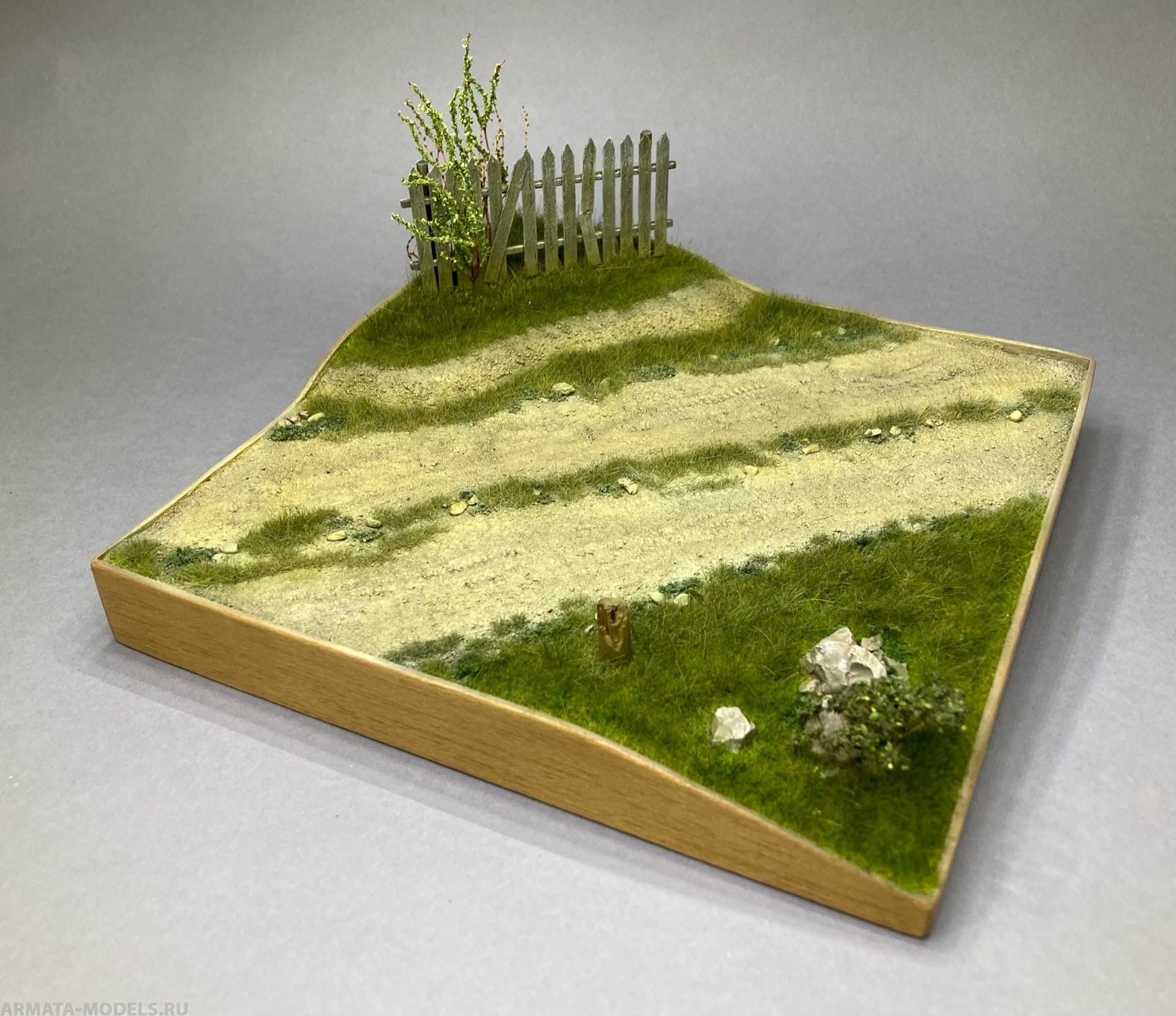 AM35590 Подставка авторская ручной работы «Дорога с забором»