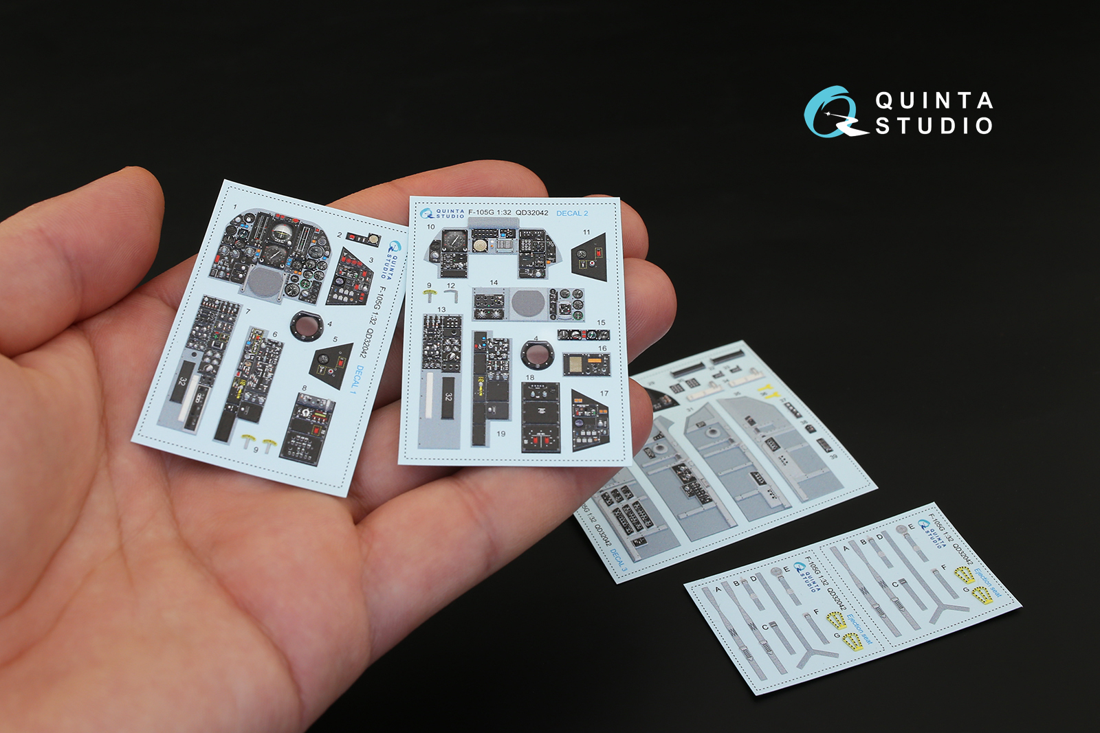 QD32042 1/32 3D Декаль интерьера кабины F-105G (для модели Trumpeter)