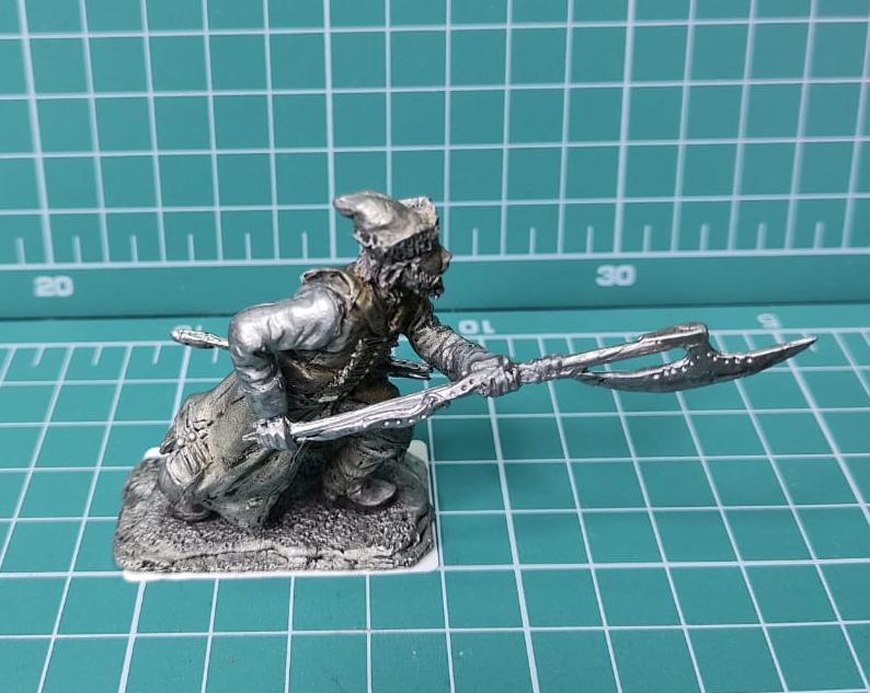 4166ТБ ВИМ, пеший стрелец, идущий с бердышом на перевес, 54 мм Три Богатыря