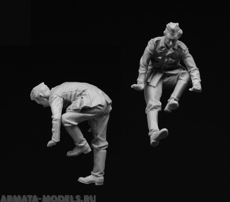 3161STAL German soldier inspects T-34 Stalingrad