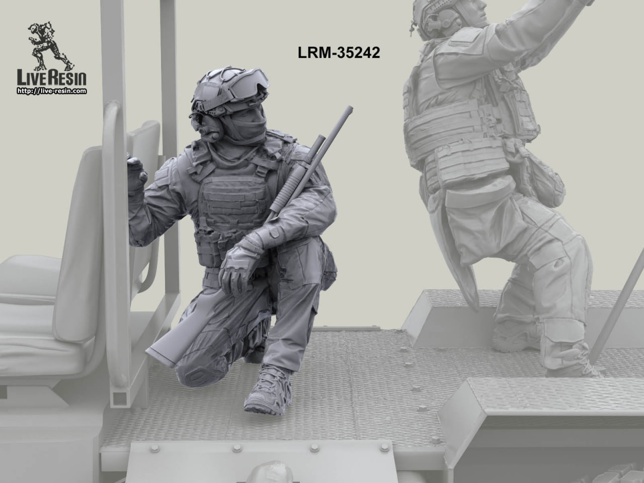 LRM35242 Российский штурмовик с ружьем 12 кал (Не для свободной продажи) Live Resin