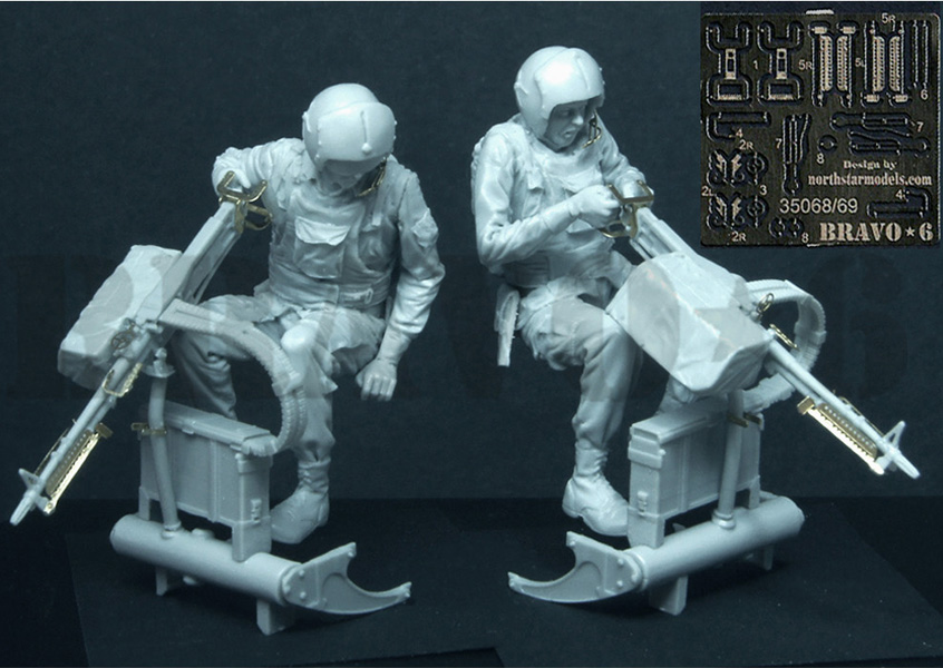 B6-35069 Миниатюра с фототравлением US Heli Door Gunners with M23