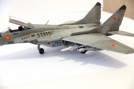 7208ПН Советский многоцелевой истребитель-бомбардировщик МиГ-29 Звезда
