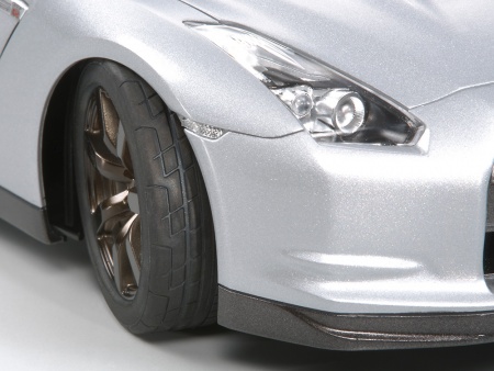 24300 Nissan GT-R Tamiya