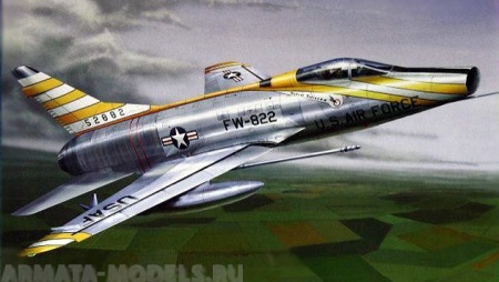 01649 Самолет  F-100D Супер Сейбр Trumpeter