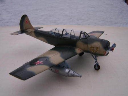 48046 Легкий штурмовик Як-54 ARK model