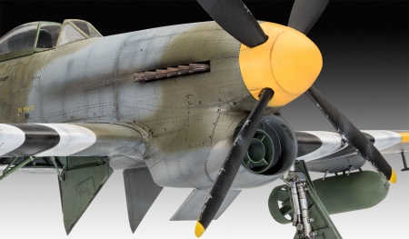 03851RE Британский одноместный истребитель Хоукер Темпест V Revell
